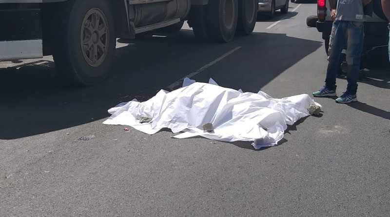 Muere mujer al ser atropellada por un carro y un camión en Santiago ...