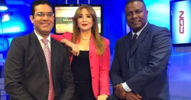 Cancelan a la presentadora de noticias Ana Rossina Troncoso de CDN Cancelan a la presentadora de noticias Ana Rossina Troncoso de CDN