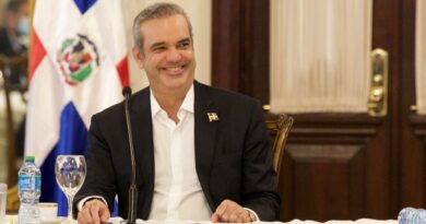 Abinader donará RD$23.4 millones de su salario en cuatro años Abinader donará RD$23.4 millones de su salario en cuatro años