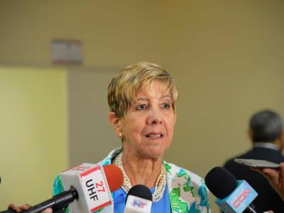 Abinader y senadores tratan comunicación con ministros