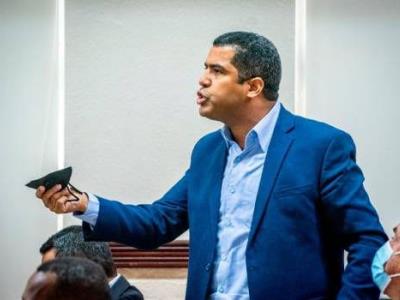 Ratifican la prisión preventiva a Luis Dicent
