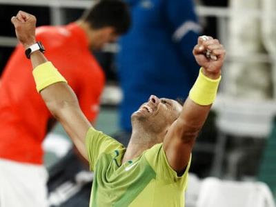 Rafael Nadal, junto con su médico, llega a semifinal