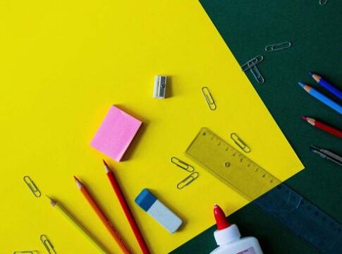 Lápices, cuadernos… organízate y compra todo el material escolar este curso con el móvil