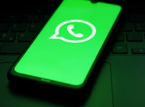 ¿Tienes uno de estos móviles? WhatsApp deja de funcionar en ellos el 31 de octubre de 2025