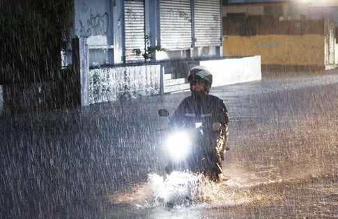 Vaguada asociada al huracán Melissa seguirá provocando lluvias en varias provincias del país
