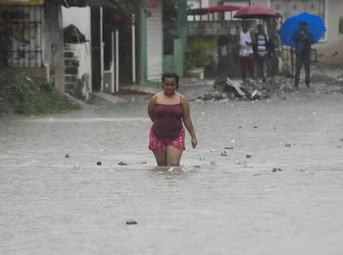 Abinader declara estado de emergencia en 14 provincias tras tormenta Melissa