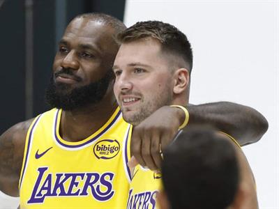 Lakers: NBA aprueba su venta