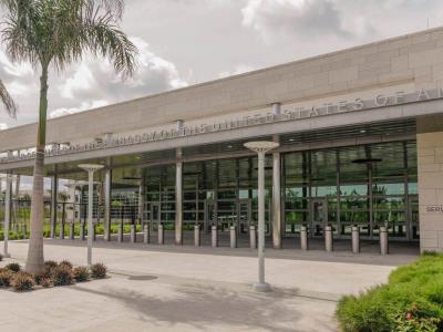 Embajada advierte sobre reingreso ilegal a EEUU y sus consecuencias