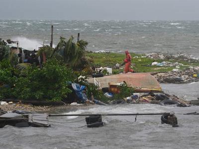 Melissa provoca daños en hospitales, viviendas en Jamaica