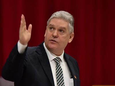 Imputan al exministro Alejandro Gil por espionaje y malversación